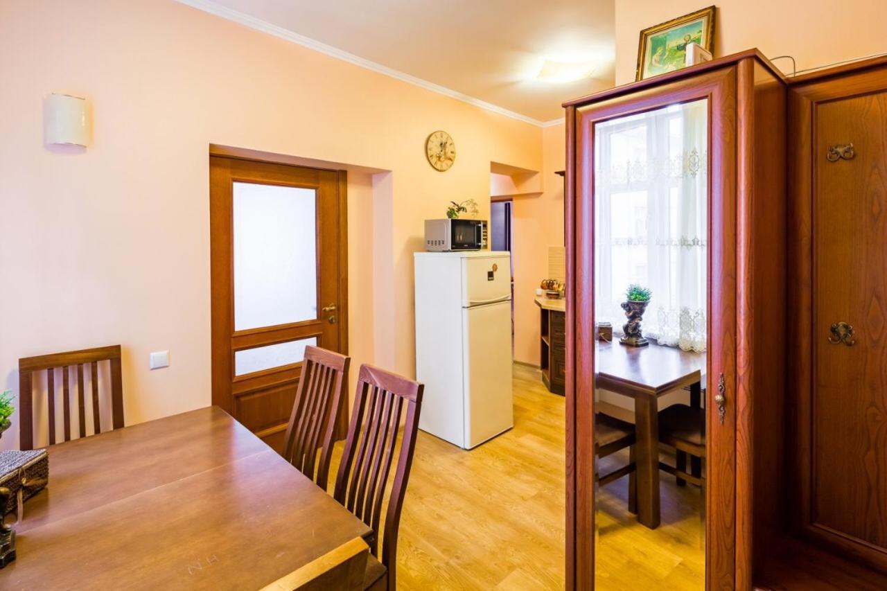 Romari Лесі Українки Apartment Lviv Ngoại thất bức ảnh