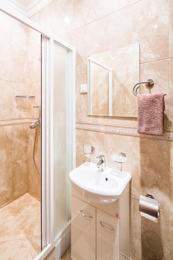 Romari Лесі Українки Apartment Lviv Ngoại thất bức ảnh