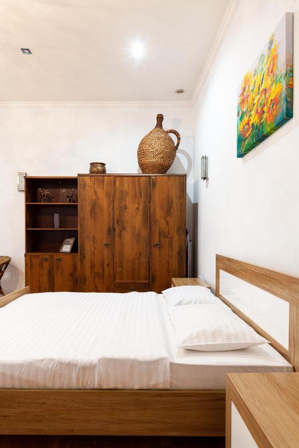 Romari Лесі Українки Apartment Lviv Ngoại thất bức ảnh
