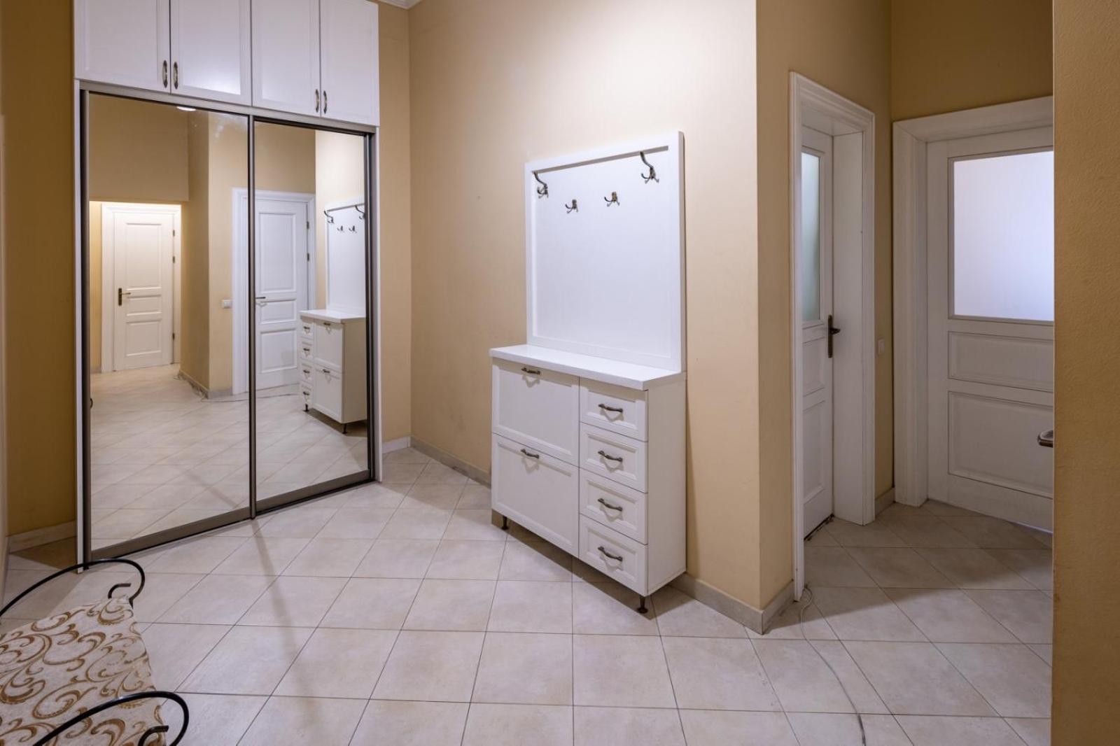 Romari Лесі Українки Apartment Lviv Ngoại thất bức ảnh